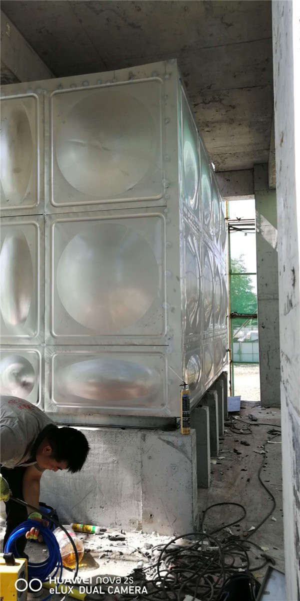 25T水箱安装现场